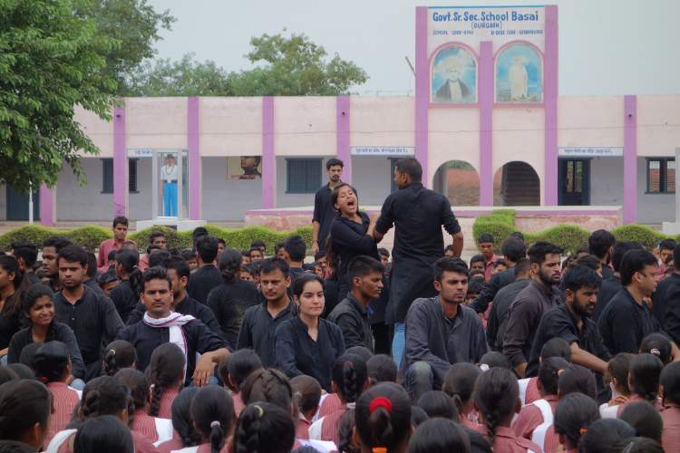 Image caption here